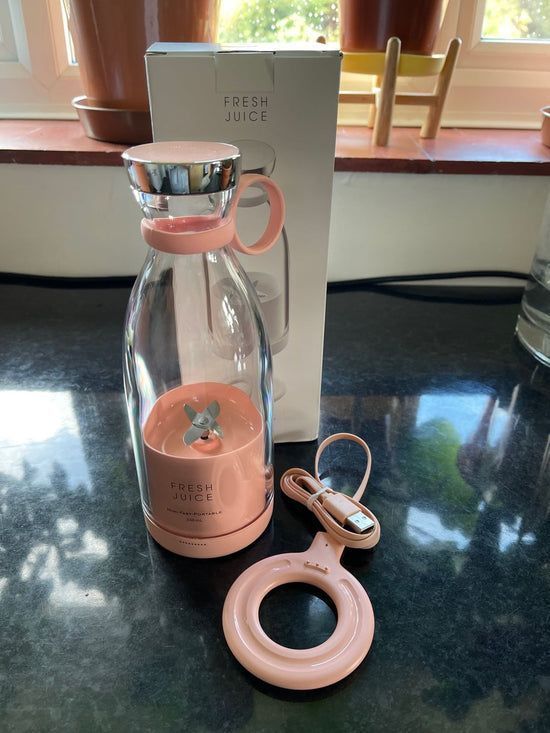 Portable Electric Bottle Juicer – Rechargeable Mini Blender for Fresh Fruit Juice